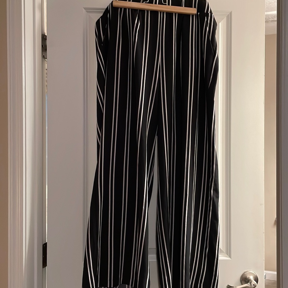 Wide leg trousers
